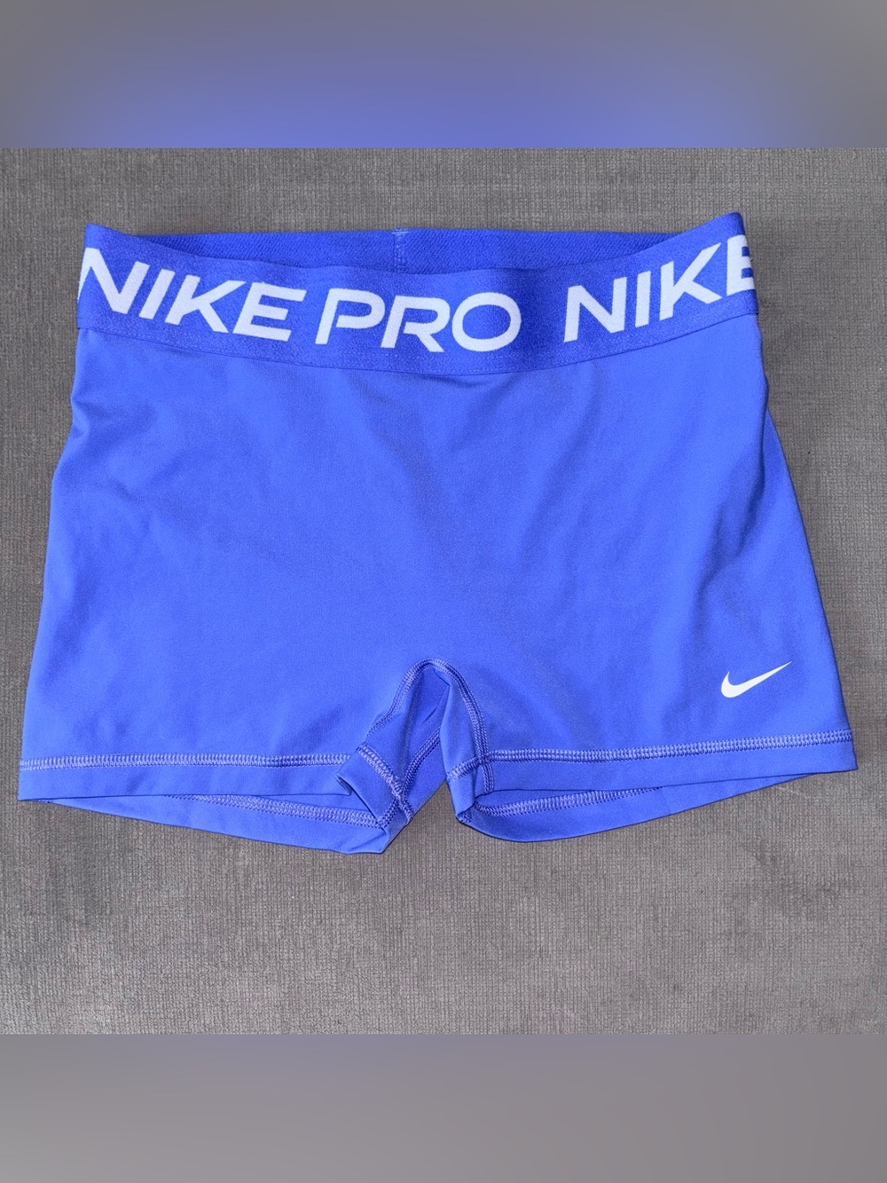 Nike PRO Women’s 2.5” Workout Shorts Periwinkle Blue Size Medium